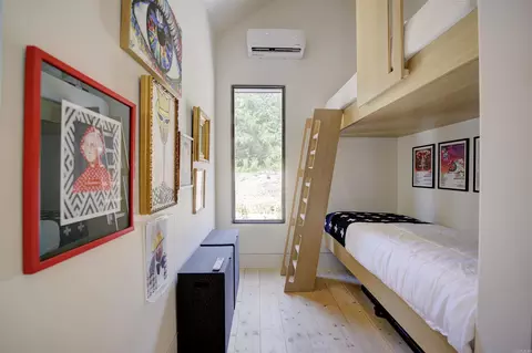 Bedroom - 4218 W Jackman Rd, Benton, AR 72019 photo 3 of 4
