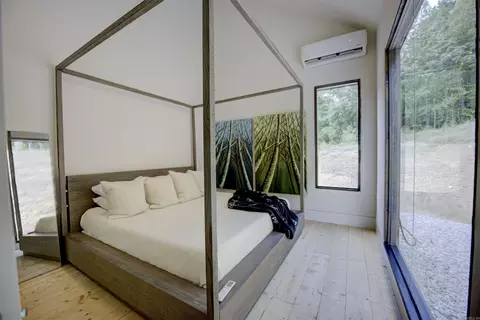 Bedroom - 4218 W Jackman Rd, Benton, AR 72019 photo 2 of 4