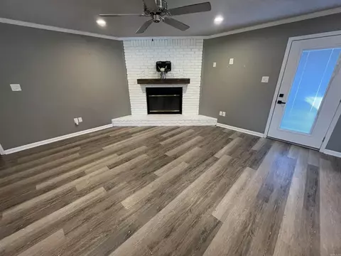 Living - 11295 Samples Rd, Alexander, AR 72002 photo 3 of 3