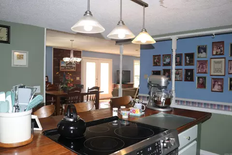 Kitchen - 659 Hardway Rd, Clinton, AR 72031 photo 2 of 4