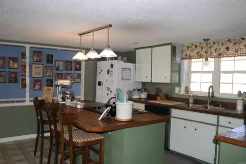 Kitchen - 659 Hardway Rd, Clinton, AR 72031 photo 1 of 4