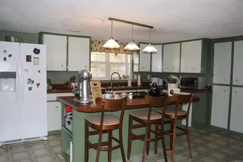 Kitchen - 659 Hardway Rd, Clinton, AR 72031 photo 3 of 4