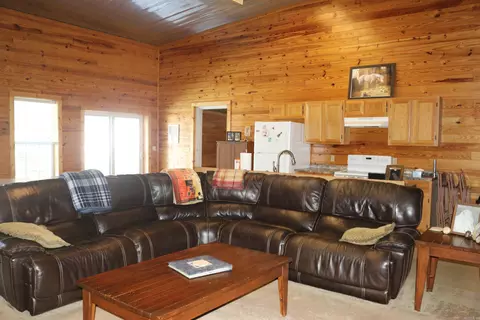 Living - 659 Hardway Rd, Clinton, AR 72031 photo 3 of 3
