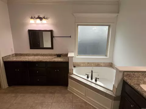 Bath - 3205 Robbins, Bryant, AR 72022 photo 2 of 3