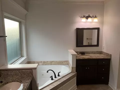 Bath - 3205 Robbins, Bryant, AR 72022 photo 1 of 3