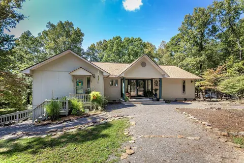 300 Mountain Aire Dr, Heber Springs, AR 72543