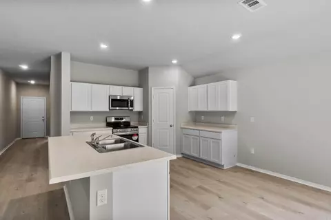 Entry Way - 205 Baldwin Dr, Beebe, AR 72012 photo 4 of 4