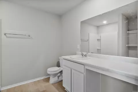Bath - 205 Baldwin Dr, Beebe, AR 72012 photo 1 of 2