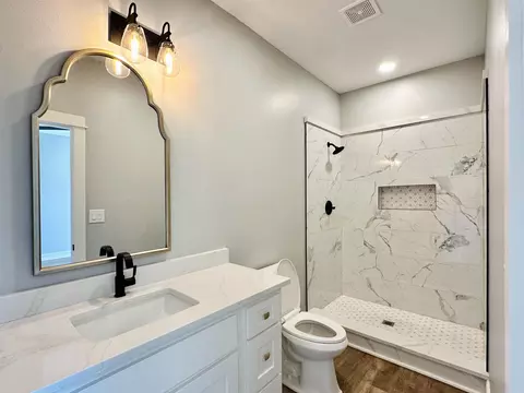 Bath - 110 Joyner St, Judsonia, AR 72081 photo 5 of 8