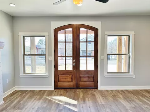 Entry Way - 110 Joyner St, Judsonia, AR 72081 photo 1 of 2