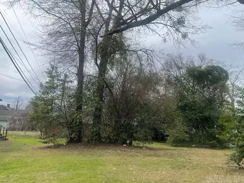 915 Pecan St, Texarkana, AR 71854
