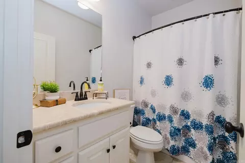Bath - 3991 Glendale Dr, Benton, AR 72019 photo 4 of 4