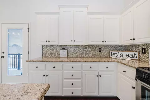 Kitchen - 3991 Glendale Dr, Benton, AR 72019 photo 3 of 3