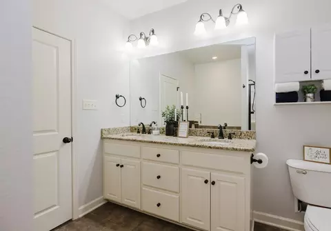 Bath - 3991 Glendale Dr, Benton, AR 72019 photo 3 of 4