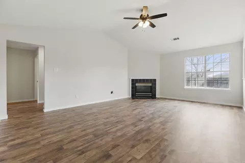 Living - 1610 Davis Dr, Bryant, AR 72022 photo 1 of 3