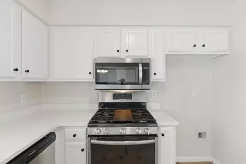 Kitchen - 1610 Davis Dr, Bryant, AR 72022 photo 3 of 3