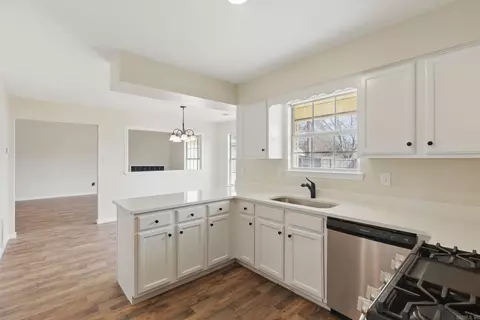 Kitchen - 1610 Davis Dr, Bryant, AR 72022 photo 1 of 3