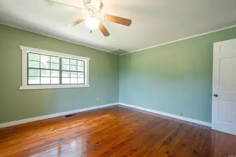 Bedroom - 1021 Squires Rd, Benton, AR 72015 photo 7 of 7