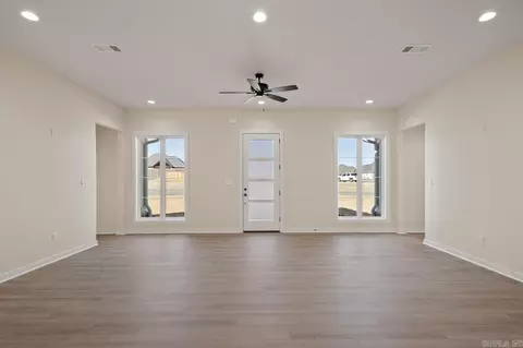 Living - 99 Lynndi Ln, Sheridan, AR 72150 photo 2 of 4