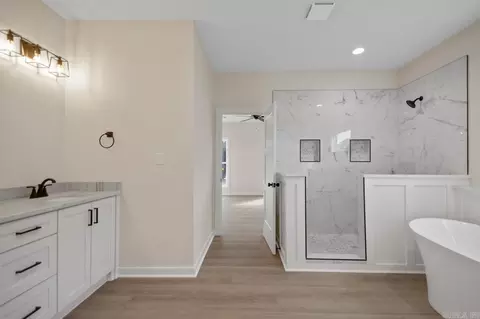 Bath - 99 Lynndi Ln, Sheridan, AR 72150 photo 5 of 7