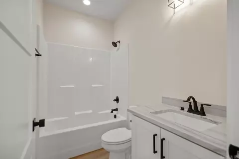 Bath - 99 Lynndi Ln, Sheridan, AR 72150 photo 1 of 7