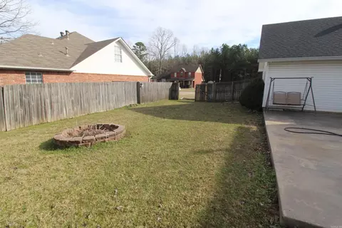 Exterior - 1715 Pleasant Pointe Cir, Bryant, AR 72022 photo 7 of 10