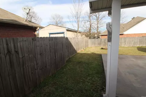 Exterior - 1715 Pleasant Pointe Cir, Bryant, AR 72022 photo 6 of 10