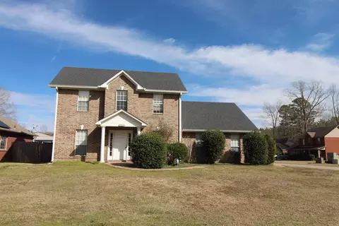 Exterior - 1715 Pleasant Pointe Cir, Bryant, AR 72022 photo 2 of 10