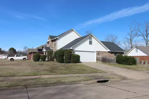 Exterior - 1715 Pleasant Pointe Cir, Bryant, AR 72022 photo 4 of 10