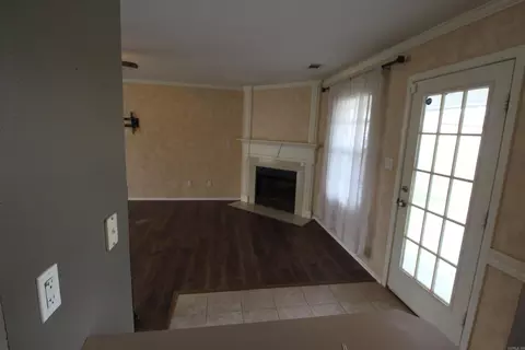Living - 1715 Pleasant Pointe Cir, Bryant, AR 72022 photo 2 of 2
