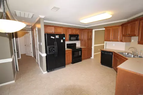 Kitchen - 1715 Pleasant Pointe Cir, Bryant, AR 72022 photo 1 of 2