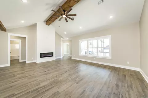 Living - 101 Michelle Dr, Beebe, AR 72012 photo 4 of 4