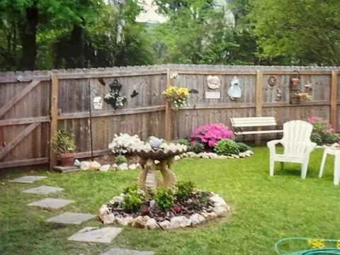 Exterior - 300 E Conway, Benton, AR 72015 photo 9 of 10