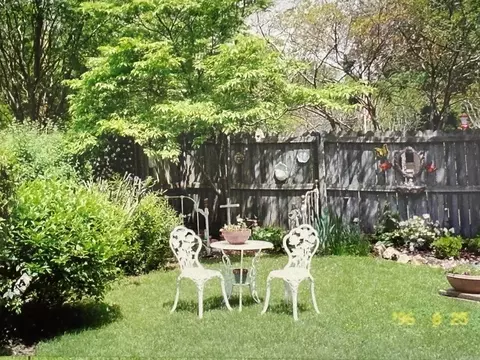 Exterior - 300 E Conway, Benton, AR 72015 photo 8 of 10