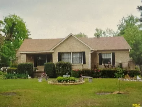 Exterior - 300 E Conway, Benton, AR 72015 photo 1 of 10