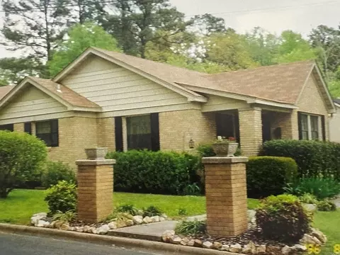 Exterior - 300 E Conway, Benton, AR 72015 photo 2 of 10