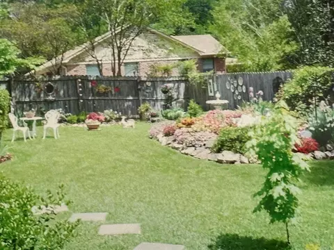 Exterior - 300 E Conway, Benton, AR 72015 photo 7 of 10