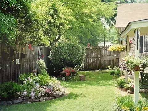 Exterior - 300 E Conway, Benton, AR 72015 photo 3 of 10