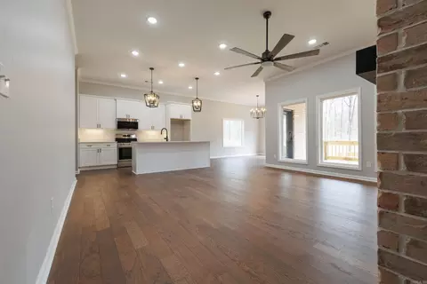 Living - 170 Hawks Cir, Edgemont, AR 72044 photo 1 of 4