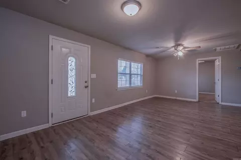 Living - 316 Grand Ave, Haskell, AR 72015 photo 2 of 5