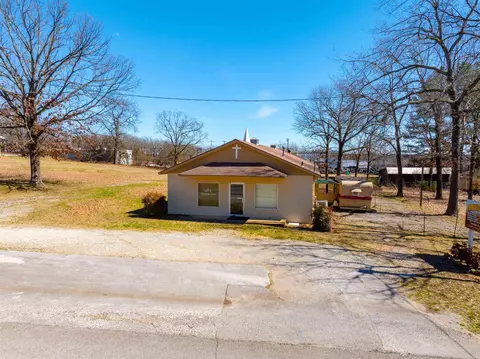105 Chamblee Dr, Batesville, AR 72501