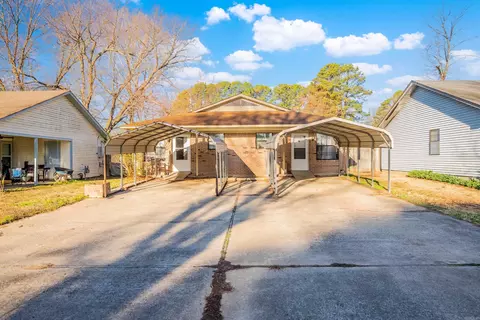 407 Mildred St, Conway, AR 72034 photo 1