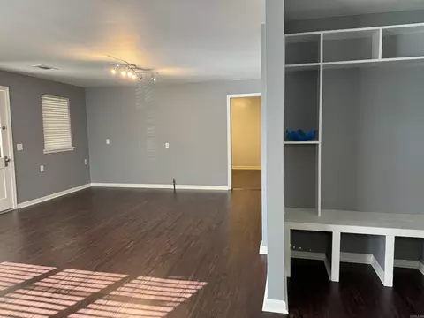 Living - 424 E Sevier St, Benton, AR 72015 photo 7 of 12