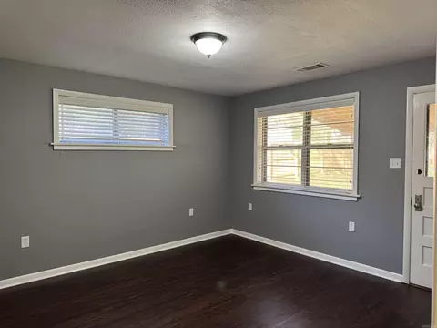 Living - 424 E Sevier St, Benton, AR 72015 photo 12 of 12