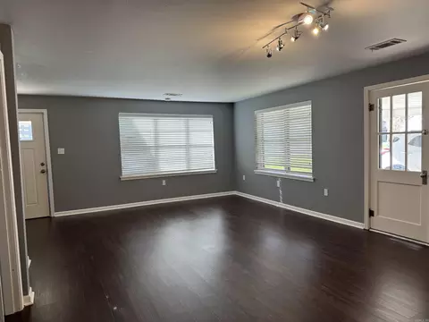 Living - 424 E Sevier St, Benton, AR 72015 photo 11 of 12