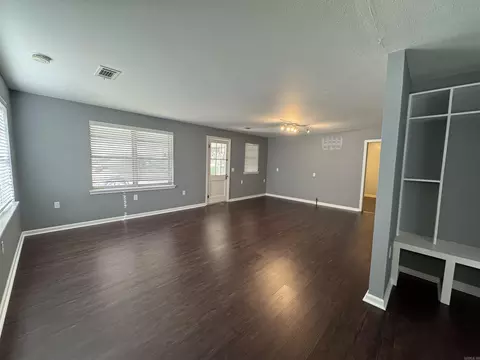 Living - 424 E Sevier St, Benton, AR 72015 photo 8 of 12