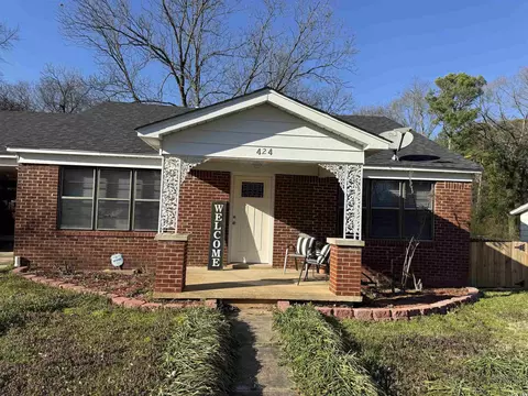 Exterior - 424 E Sevier St, Benton, AR 72015 photo 2 of 6