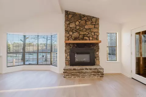Living - 9709 Glenda Rd, Alexander, AR 72002 photo 2 of 6