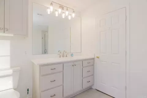 Bath - 9709 Glenda Rd, Alexander, AR 72002 photo 5 of 7