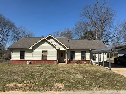 Exterior - 349 E Pine St, Batesville, AR 72501 photo 1 of 5